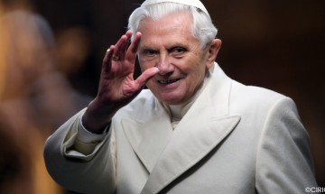 Benoît XVI, un pape de devoir