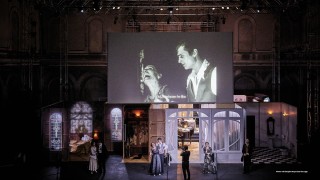 Festival d'Avignon : "La percutante apocalypse de Julien Gosselin"