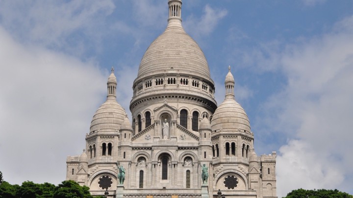 Messe du 31 décembre 2023 à Paris (18e)