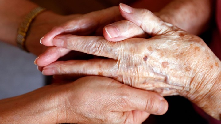 Journée mondiale des malades : quelles avancées pour les aidants ?