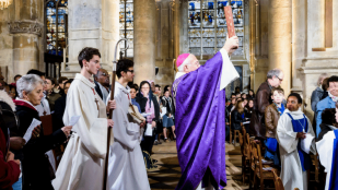 En Église, hommes et femmes
