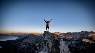 Des ténèbres à la lumière : renaître !