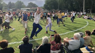 [Festival d'Avignon 2024] CERCLES de Boris Charmatz, sous les murs d’Avignon « on y danse tous en rond » !