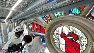 Documentaire de Noël : Vitrail, et la lumière fut 