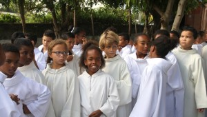 Les différentes réalités des servants d'autel dans les églises ultramarines