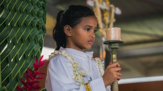 Tautira, le pèlerinage du rosaire vivant en Polynésie française