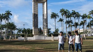 Le retour de l'uniforme à l'école divise Outre-mer-Teaser