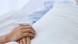 Aide à mourir : la clause de conscience, dernier rempart des établissements confessionnels ?