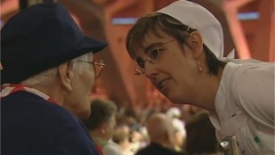 A Lourdes, la vocation de l'accueil et du service