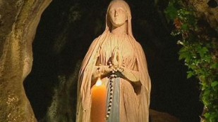 Les rituels à la grotte de Lourdes