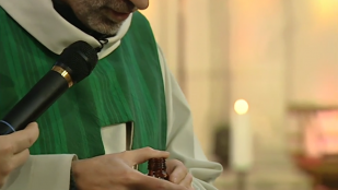 L'onction des malades : La force et la tendresse de Dieu