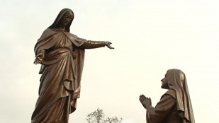 Les apparitions mariales