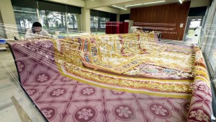 Les piliers de Notre-Dame (S03-E02) - Julienne Tsang, restauratrice du tapis de chœur à la manufacture des Gobelins